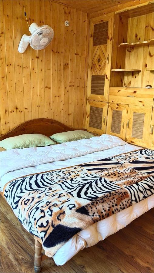Kasol Wooden Cottage Exterior photo