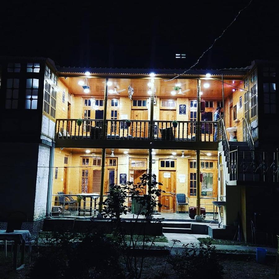 Kasol Wooden Cottage Exterior photo