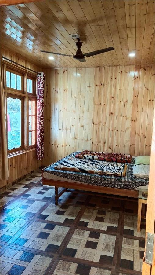 Kasol Wooden Cottage Exterior photo